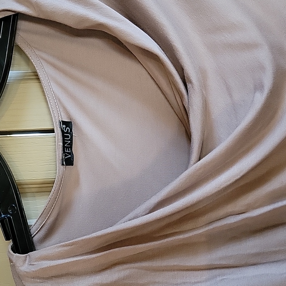 VENUS TAN COLORED EUC LONG SLEEVE RUCHED TOP - Picture 4 of 5